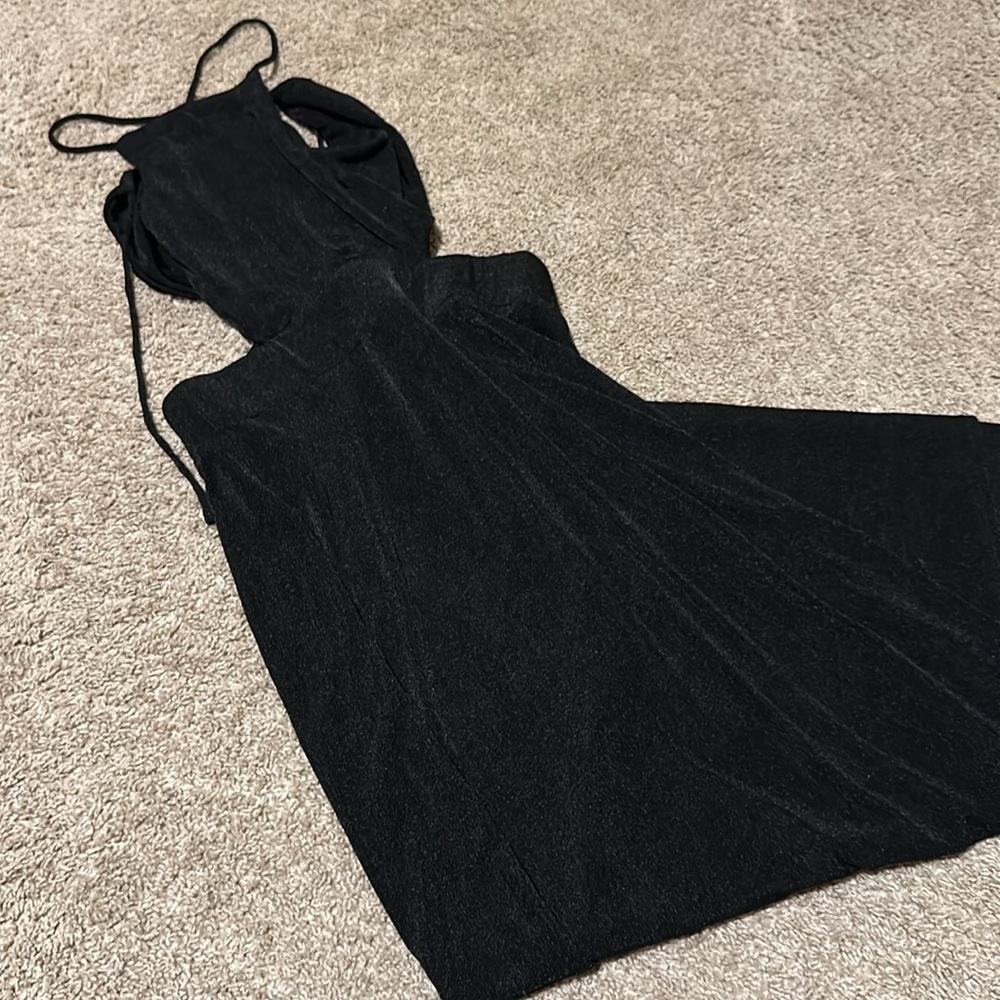 Halter Cut Out - Picture 5 of 6